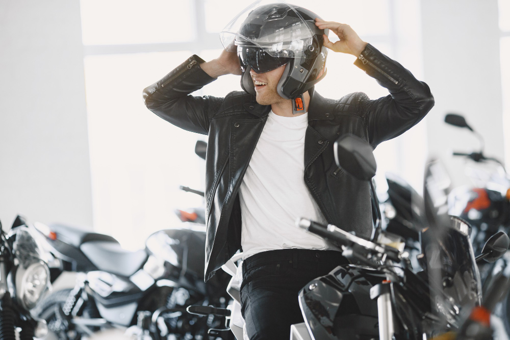 Bisnis pernak- pernik motor