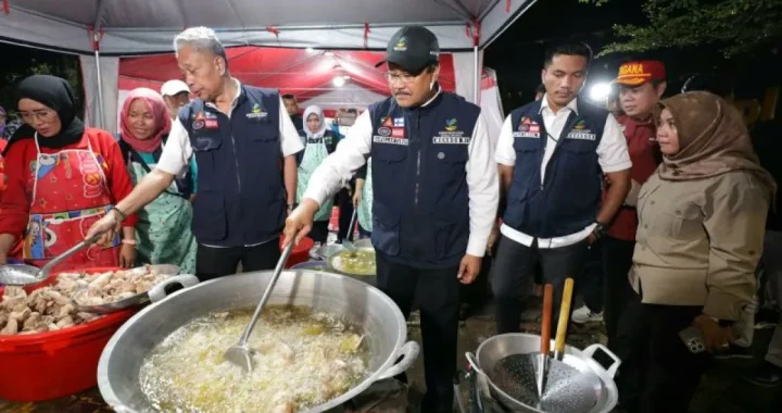 Mensos dan Wamensos Ikut Siapkan Sahur