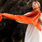 Selendang: Aksesori Anggun yang Senantiasa Jadi Aksesoris Gaya