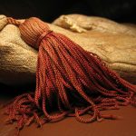 Membuat Tassel yang Menawan serta Menarik buat Bermacam Kreasi