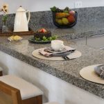 Cara Mengatur Meja Dapur agar Lebih Rapi, Nyaman, dan Enak Dipandang