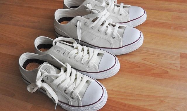 tips menyimpan sepatu putih