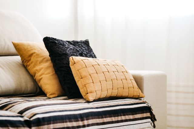 Bantal sofa berbagai tekstur